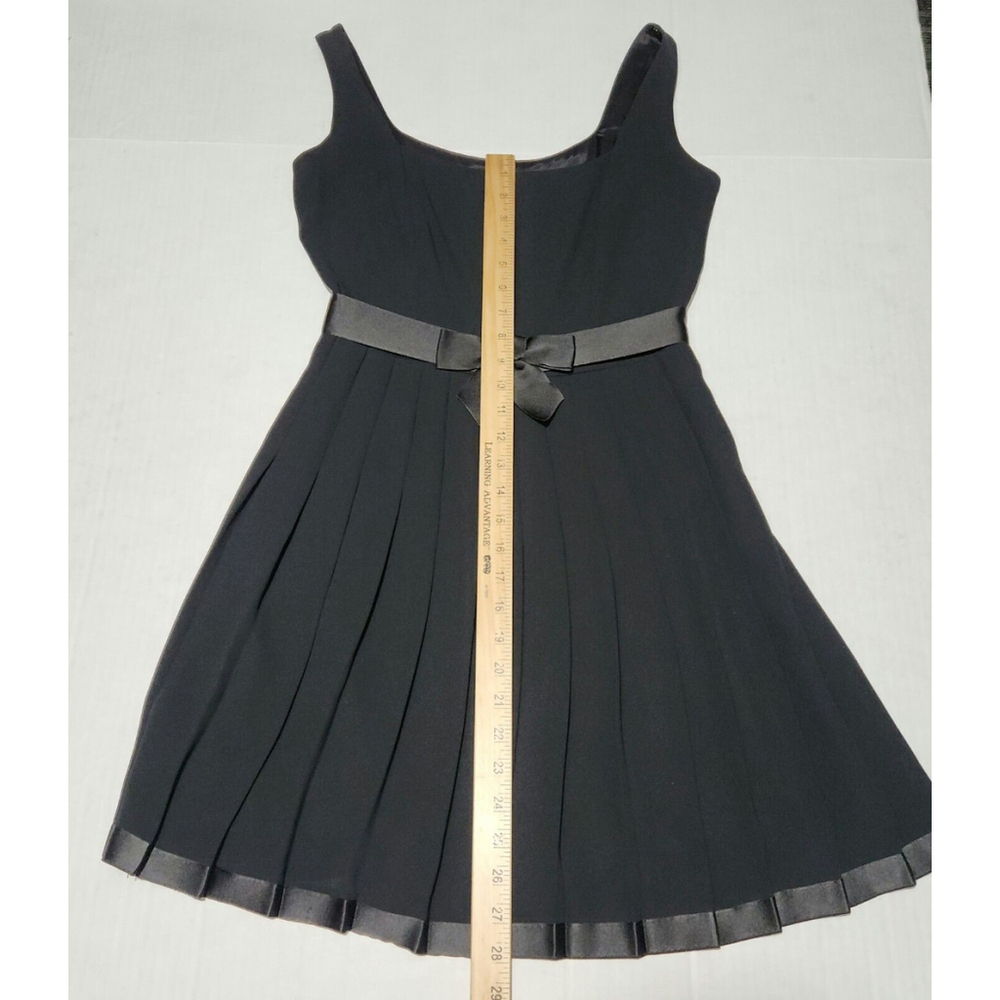 LAUNDRY by Shelli Segal Black Dress Knife Pleated LBD Satin Bow Waist Trim Sz 6 - Picture 7 of 10